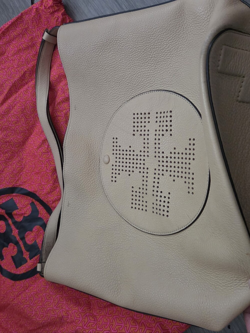 Tory Burch Perforated Logo Tote - Beige - Picture 10 of 13